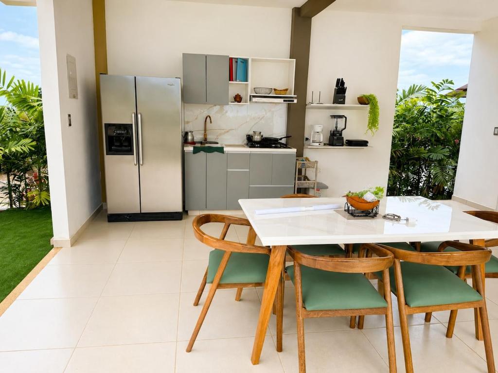 Villa Martina`s Luxury Beach House - 3