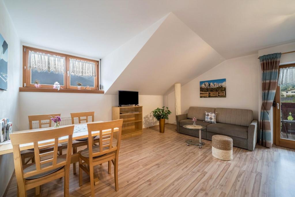 Erlengut Apt Burgstall - 5