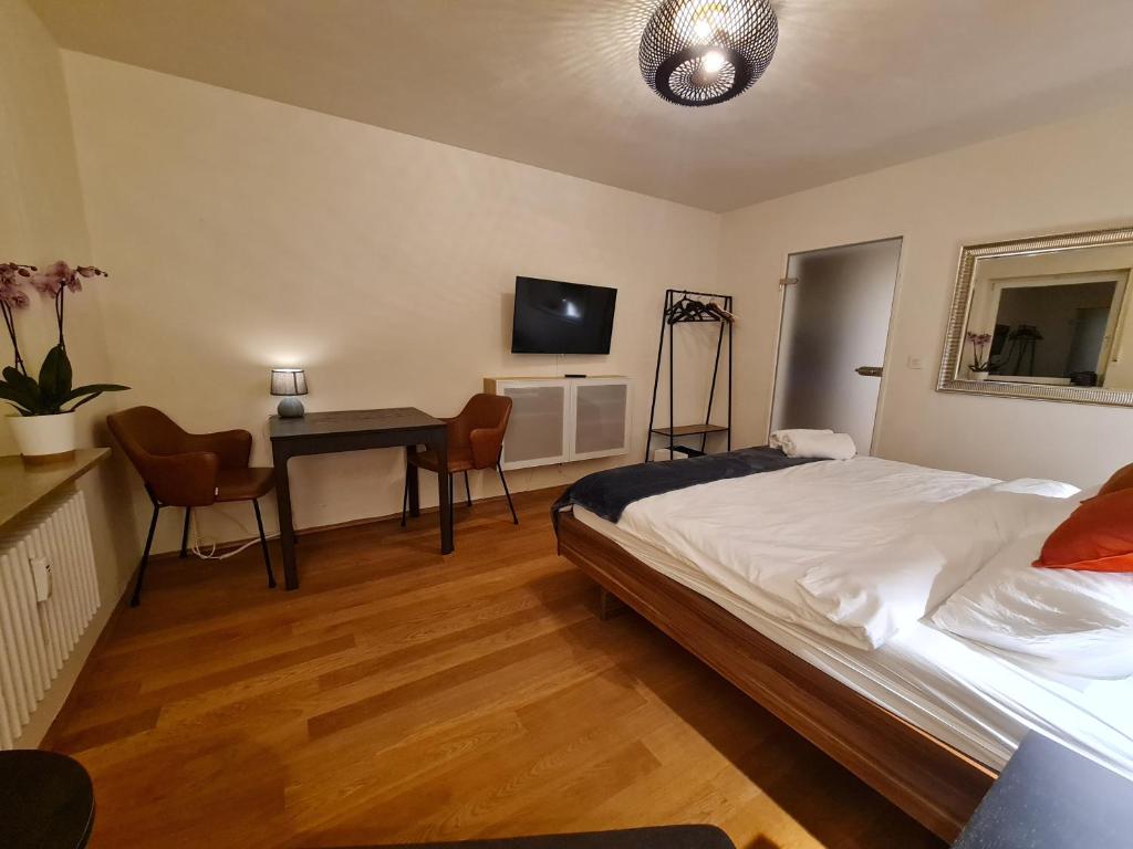 Westpark Studio with King bed - 2