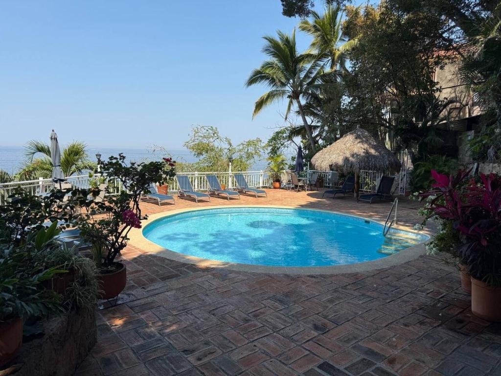 Oceanfront 2BR Loft Fast WiFi Views - 5