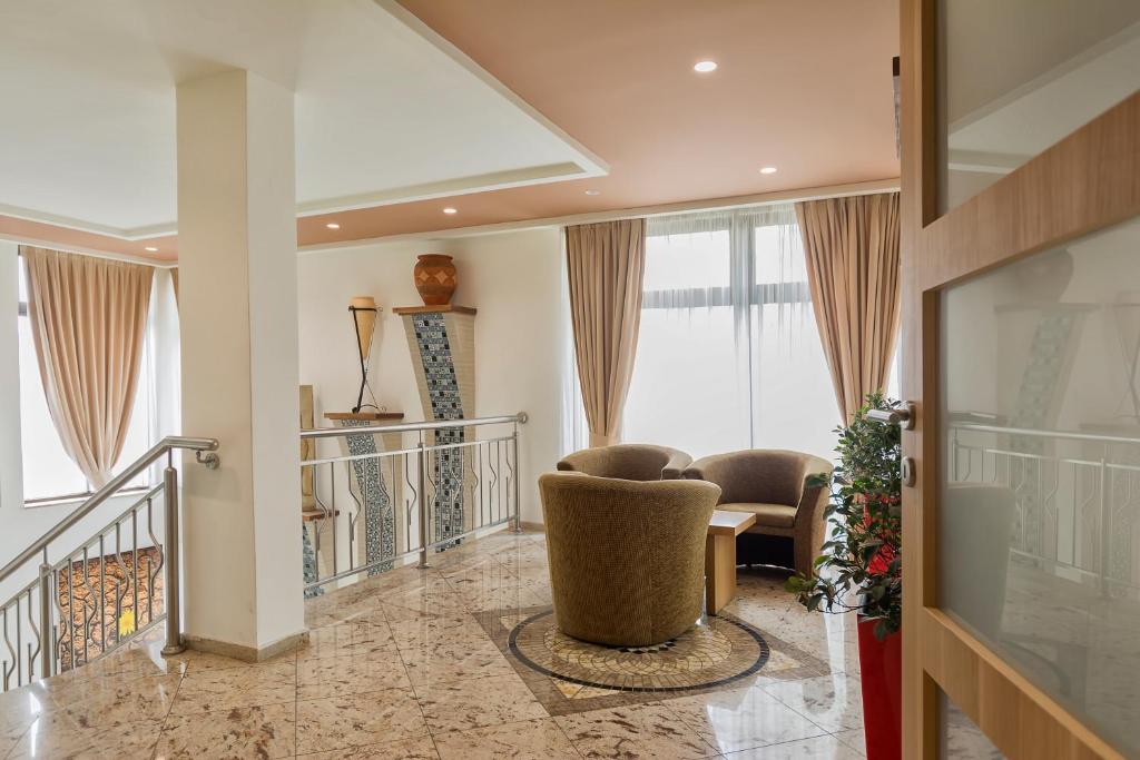 Hotel Lirak photo