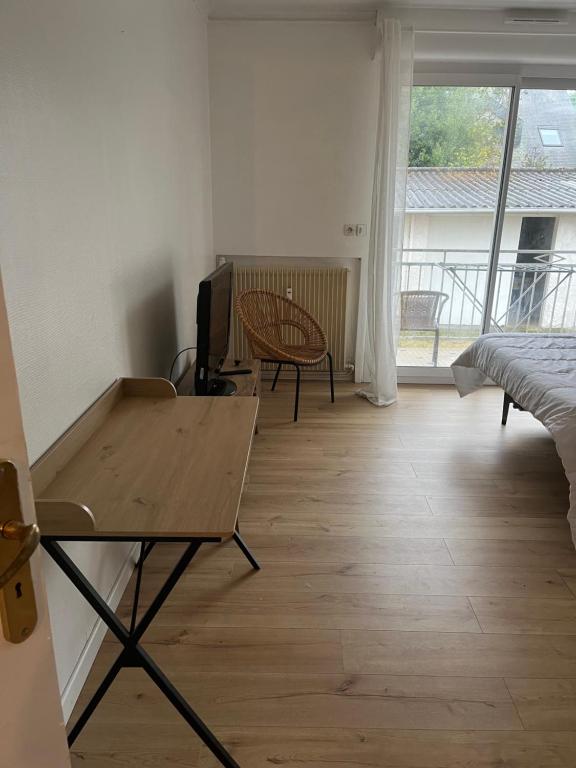 CHAMBRE PRIVEE ESPACE COMMUNS PARTAGES proche sentiers CONLEAU - 3