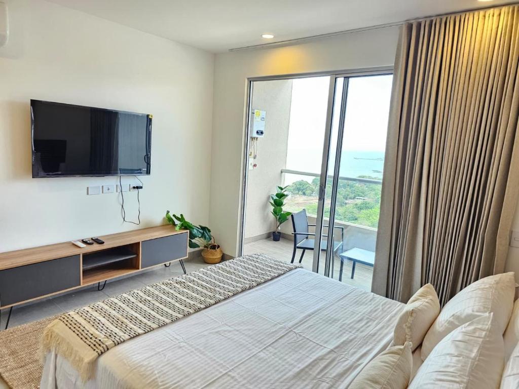 Apartaloft Facing the Sea & Pools | Don Jaca - 5
