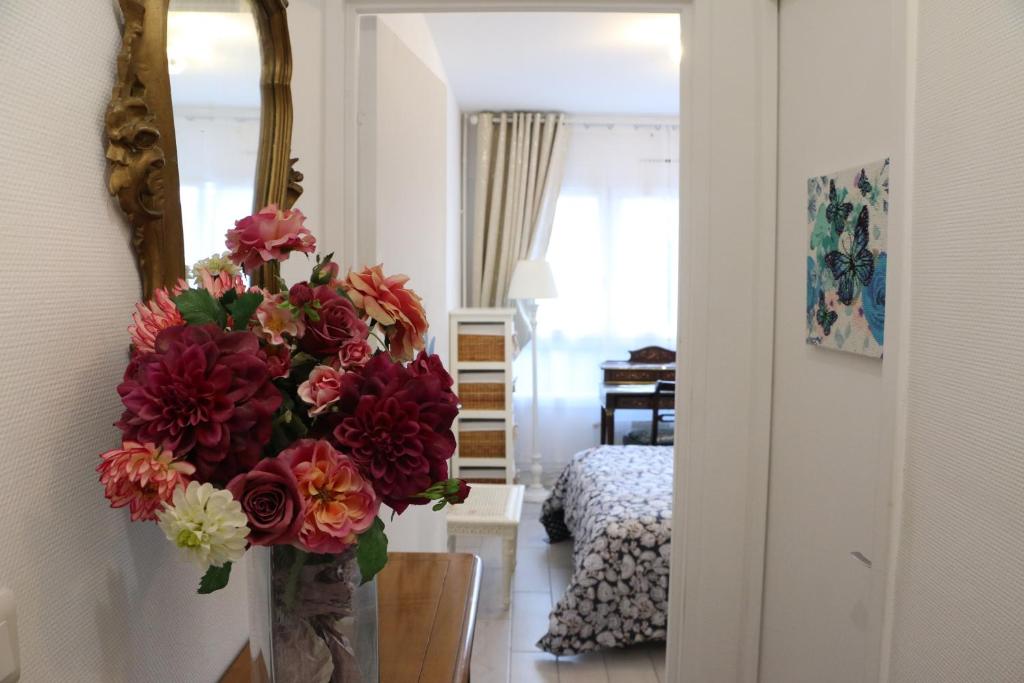 Coquet Appartement avec balcon Caen Nord, proche Mémorial - 4