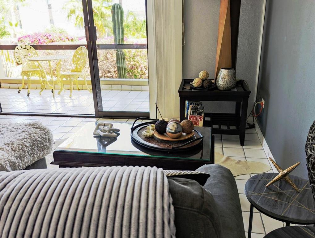 Walk to Beach - Pool Access - Walk to Restaurants - 4