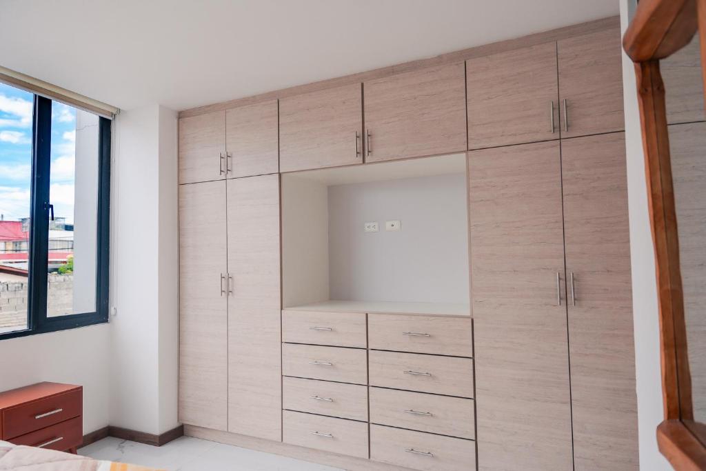 Suite moderna con vista, gym y garaje en Quito - 4