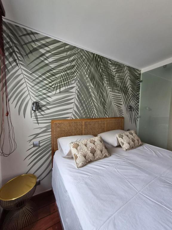 Studio designed as an hotel room - 1