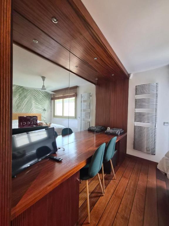 Studio designed as an hotel room - 4
