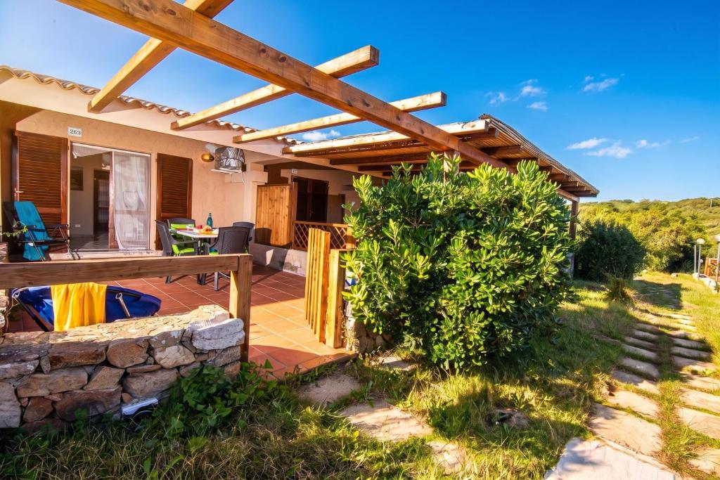 Sandy Bear Guesthouse - Happy Rentals - 2