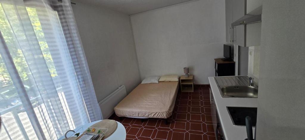 Studio meublé 17m2, Résidence calme, Face aux Thermes, Gréoux les Bains - 3