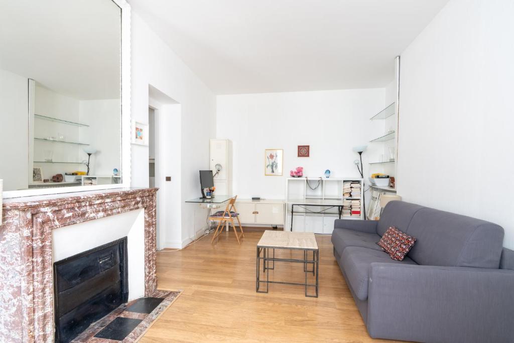 Cozy 1BDR Apartment for 4 Near Champs-Elysees - 1