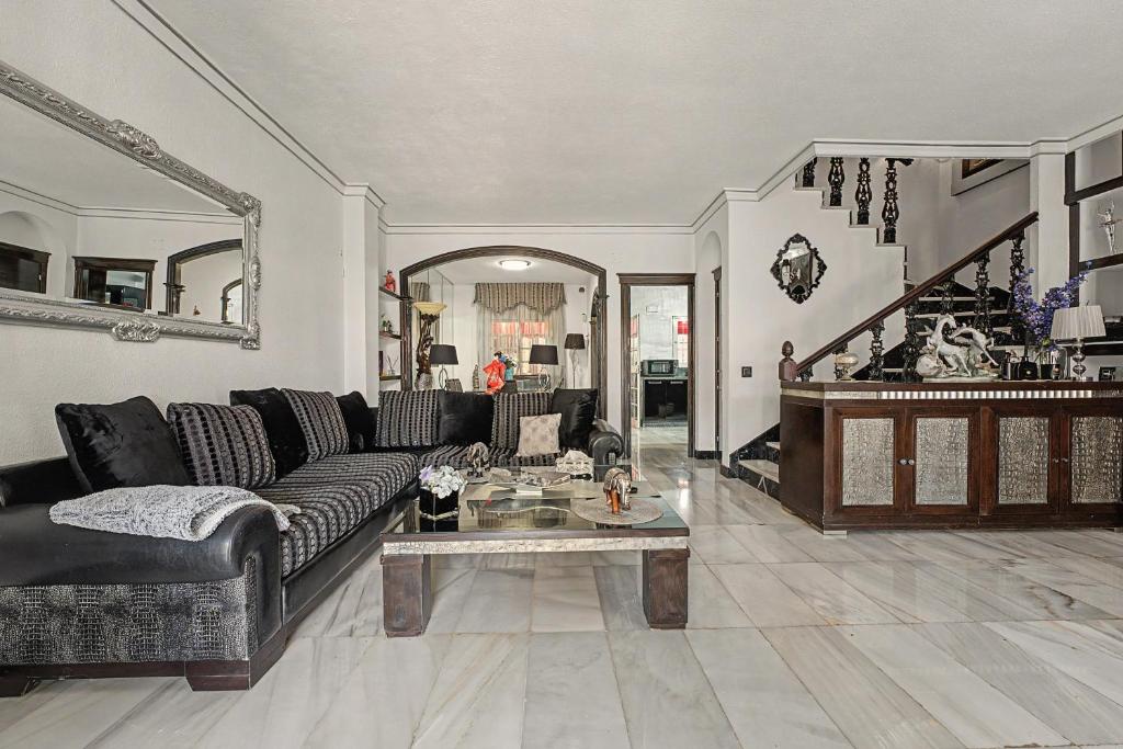 Townhouse In Playamar, Sol Y Playa - 4