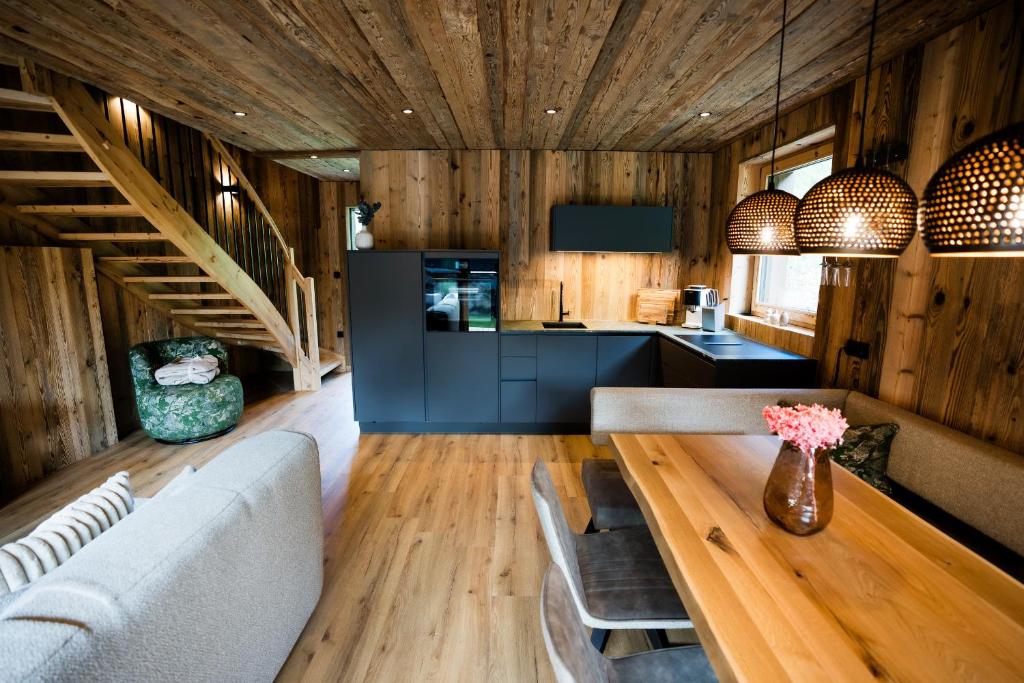 SLOW Fine Chalets, Private Dine & Spa - 3