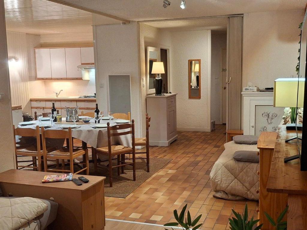Appartement lumineux avec balcon - 8 pers. - FR-1-549-167 - 1