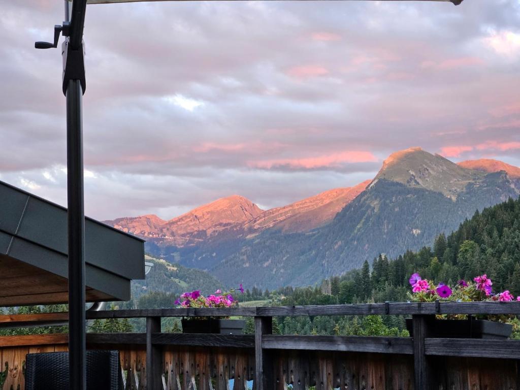 Stunning alpine retreat near Morzine Sleeps 8 - 3
