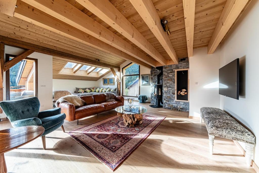 Stunning alpine retreat near Morzine Sleeps 8 - 4