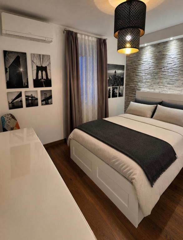 Candlelight Boutique Apartment in the Heart of Trieste - 2