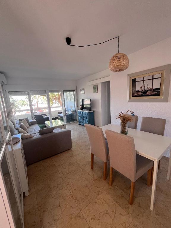 Lovely 2 bedroom apartment near the beach - 1