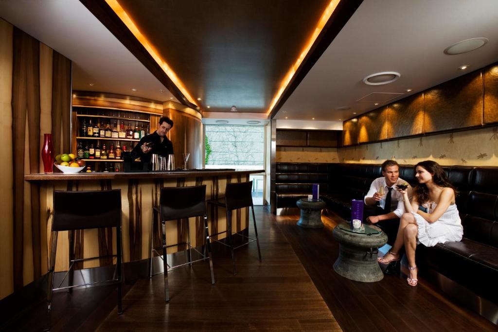 Pub/Lounge