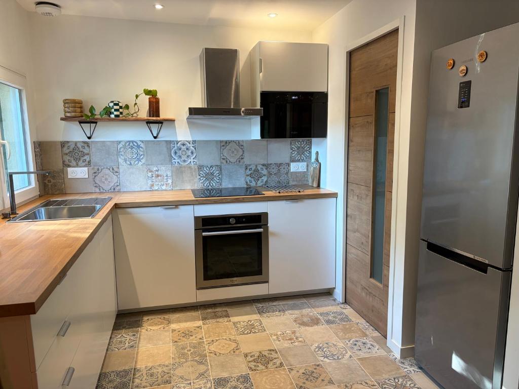Cosy cottage 1km from beach - 5