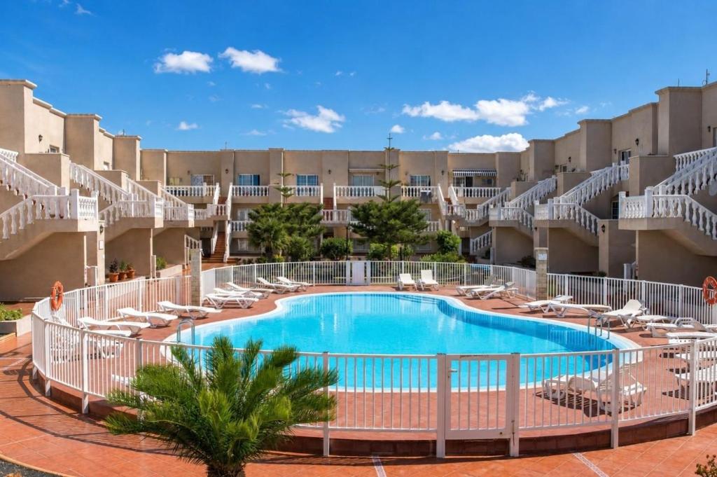 GuestReady - Modern Retreat with Pool - 1
