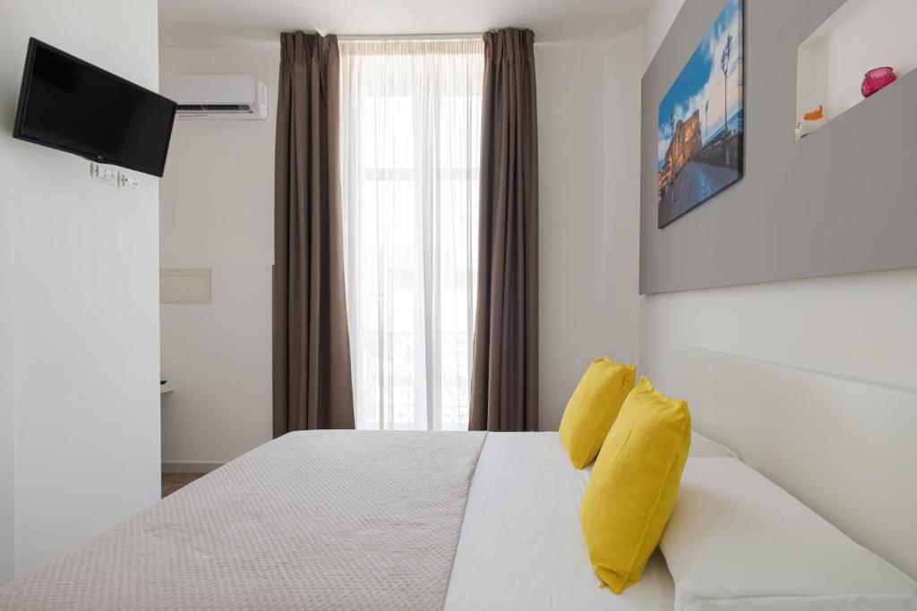 Naples Gateway Rooms - 3