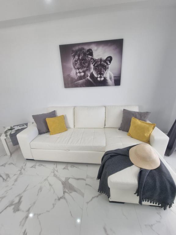Playa Torviscas 2-Bed, 2-Bath Apartment with Pools & Jacuzzi - 4