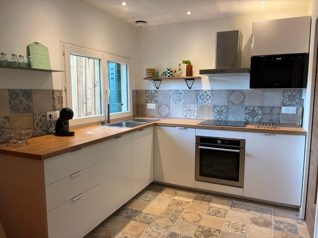 Cosy cottage 1km from beach - 3