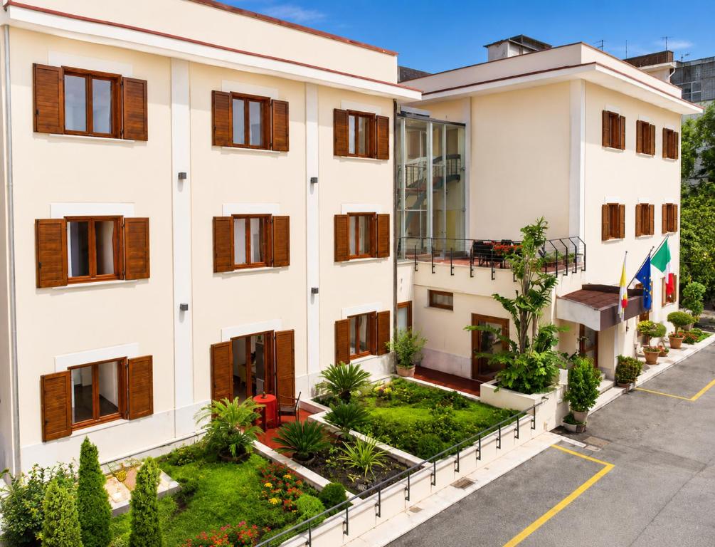 Hotel Diana - 1
