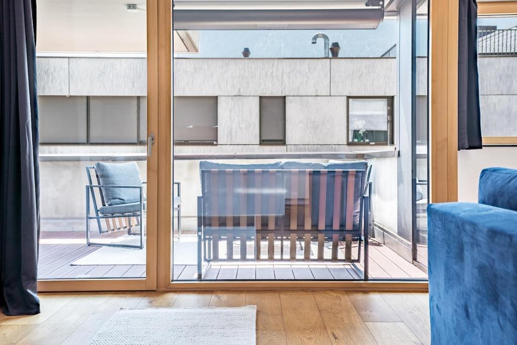 Moderne 2,5-Zimmerwohnung - direkt am Bahnhof Brig - 2