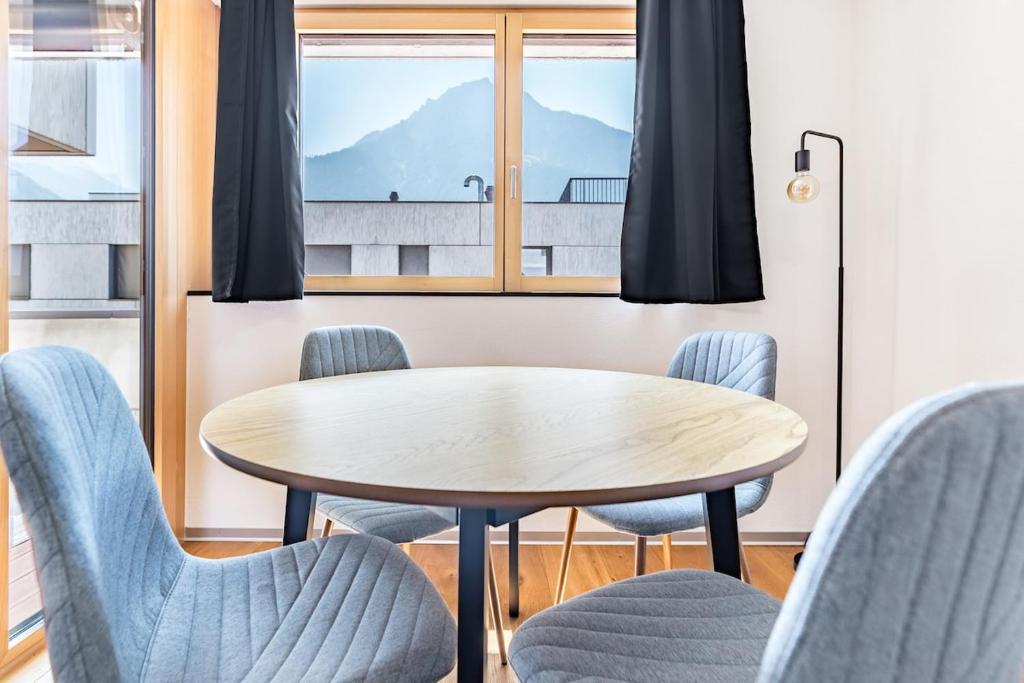 Moderne 2,5-Zimmerwohnung - direkt am Bahnhof Brig - 3