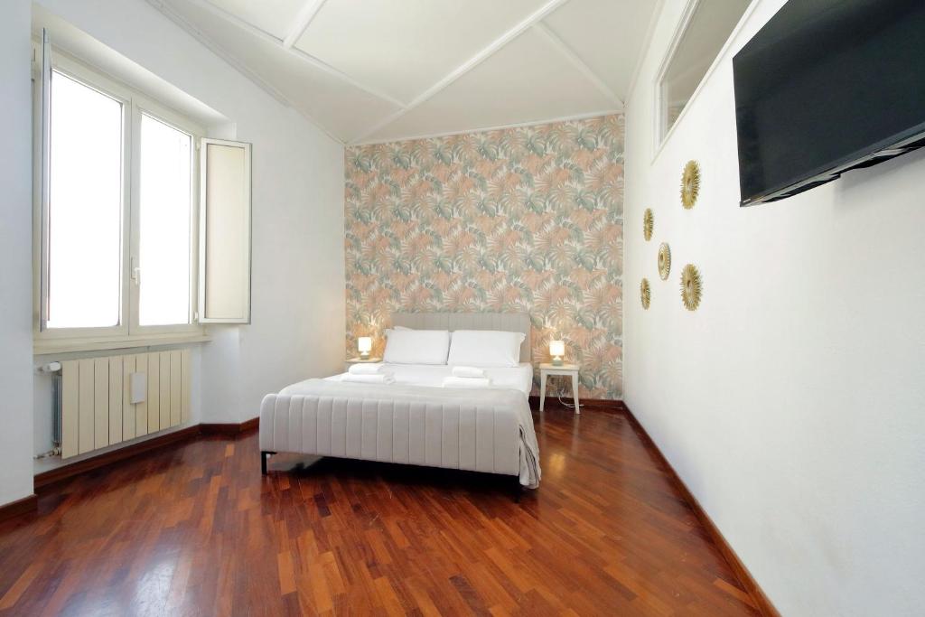 Comfy apartment next to Termini station - 1