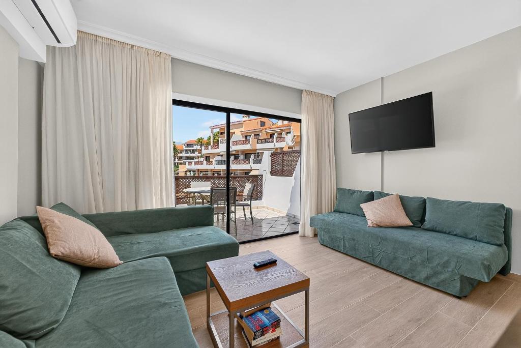 New renovated top floor apartment with heated pool in Golf del Sur - 4