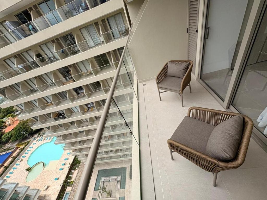 Apartamento Con Balcón y Vista a La Piscina - 3