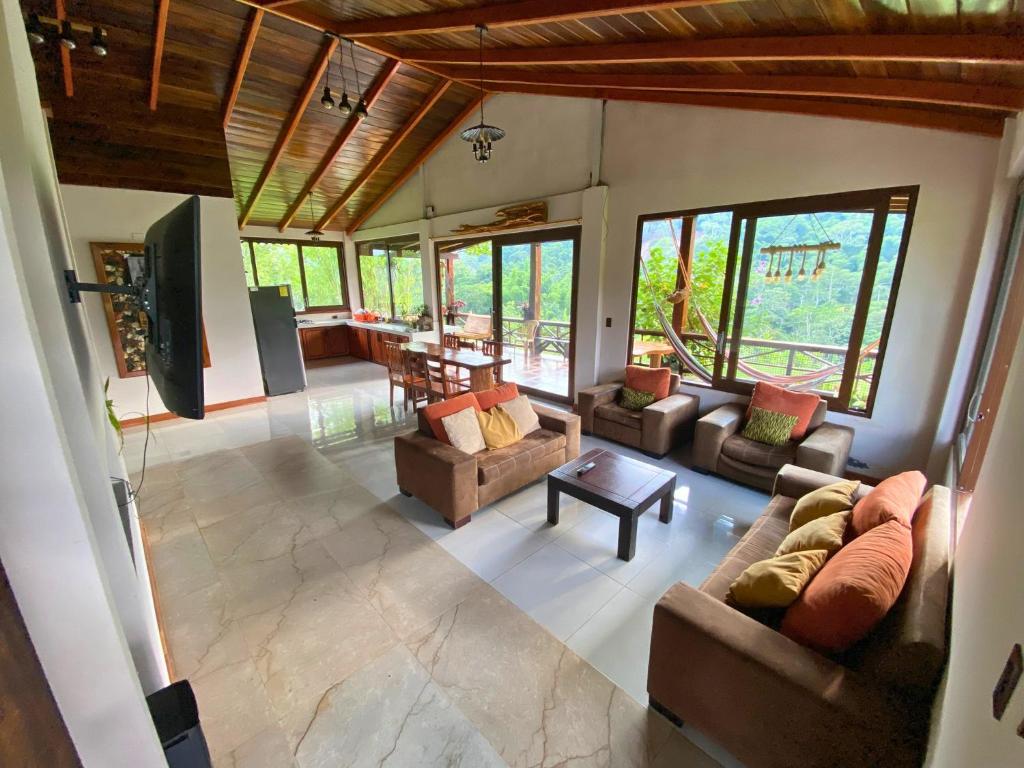 Paraíso selvático Casa de campo - 1