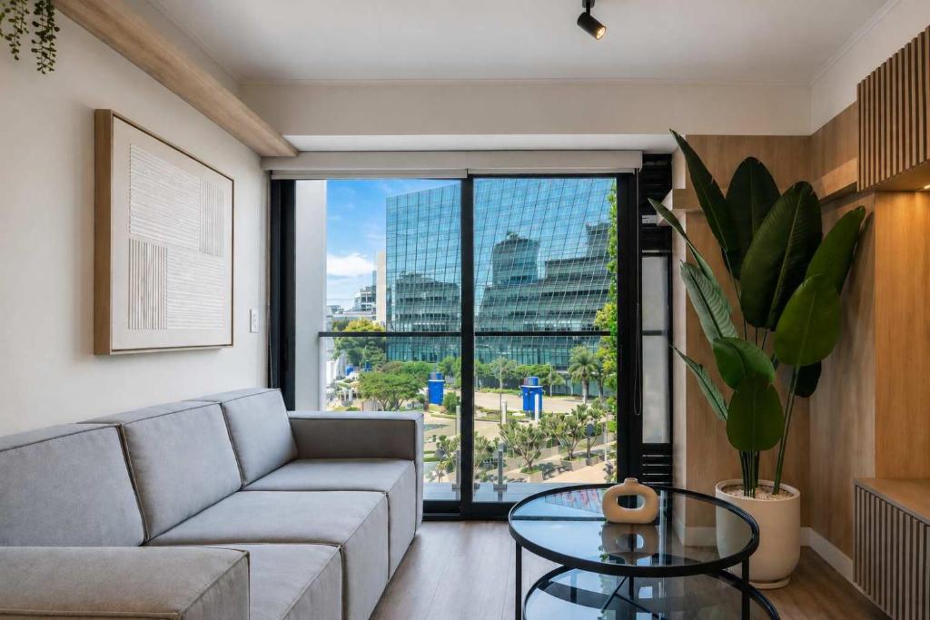 San Isidro Executive: 2 Escritorios + AC + Balcón - 1