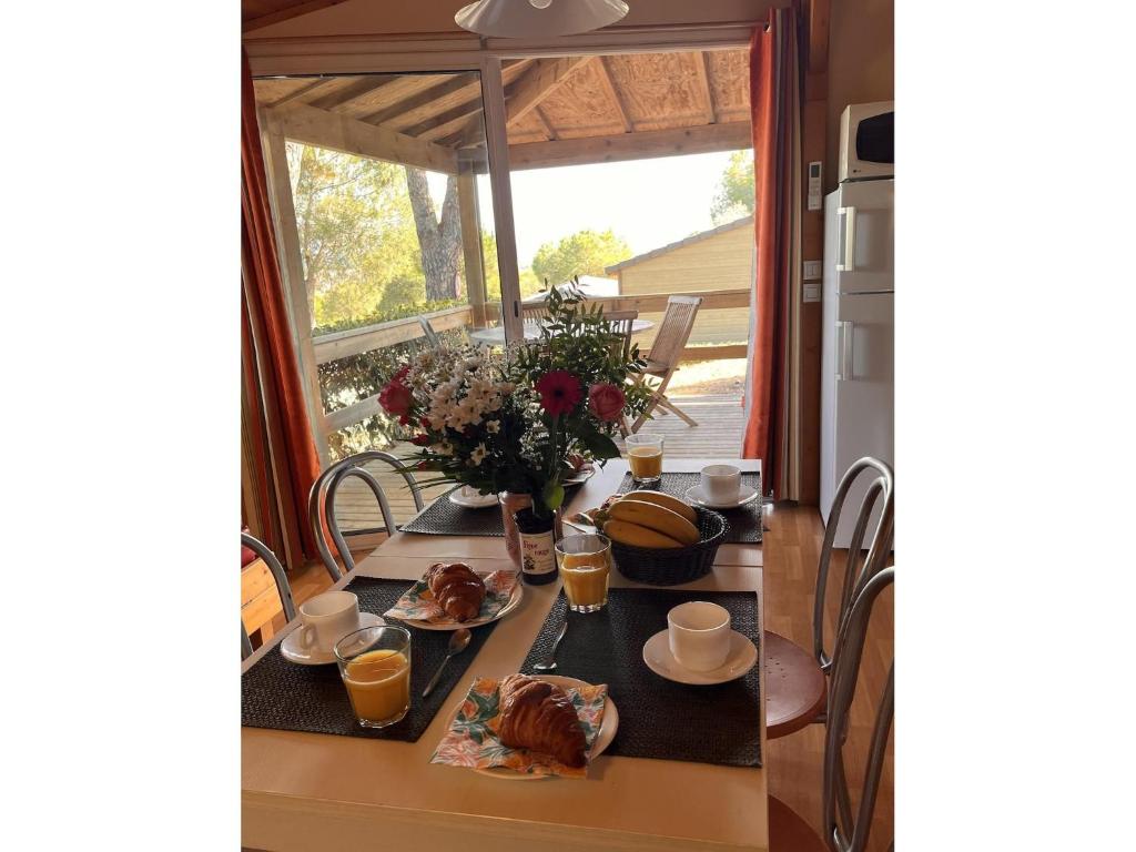 Mediterranean Family Cottage Retreat - 4