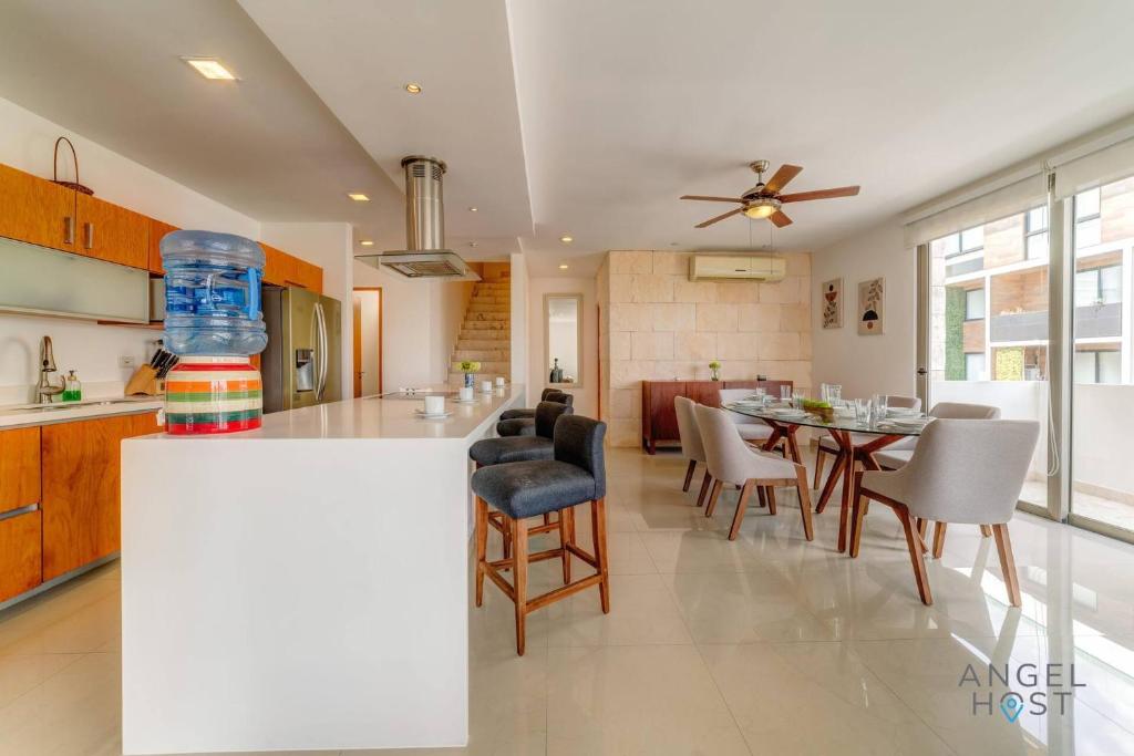 Coastal Oasis W Spa Tub Near Beach & 5Th Ave - 3