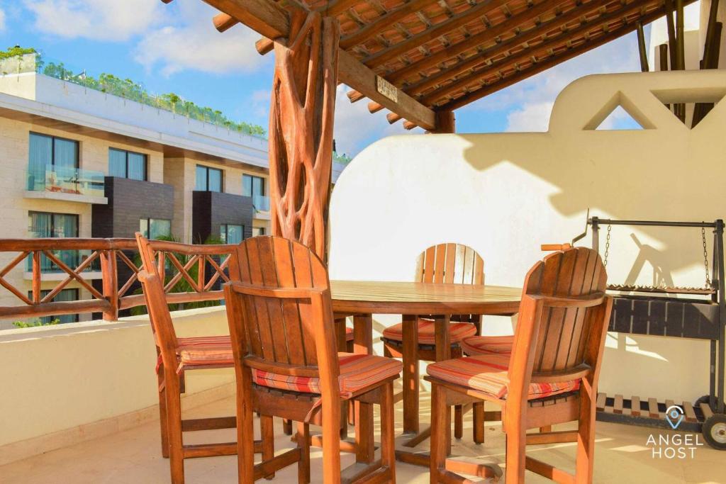Penthouse Escape W Hot Tub & Bbq Grill - 5