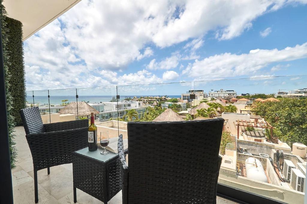 2 Bdrm Ocean View Private Pool Heart Of Town - 4