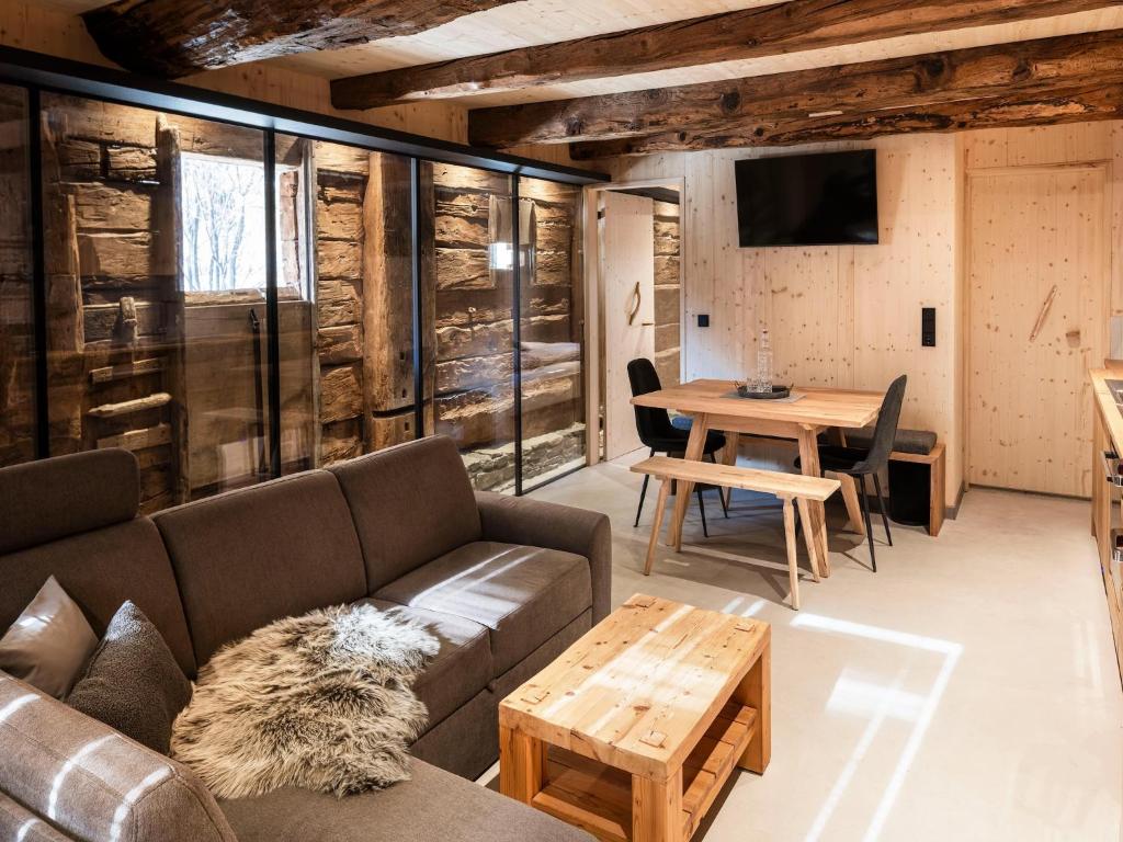 elegant apartment in a converted stable - 4