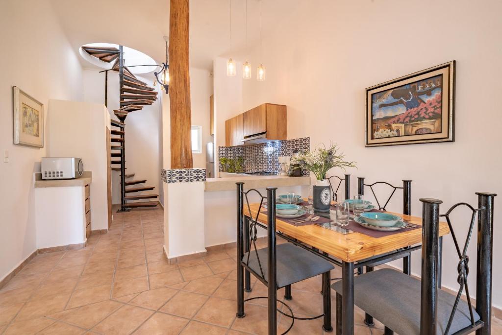 Mamitas Beach 5th Avenue Apartment - 2