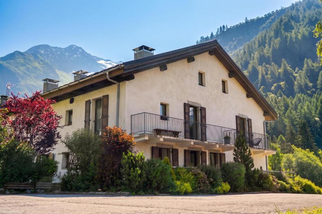 Apt Arsene2 Mont Blanc view for 5 next to ski - Happy Rentals - 2