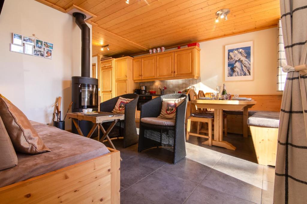 Apt Arsene2 Mont Blanc view for 5 next to ski - Happy Rentals - 3