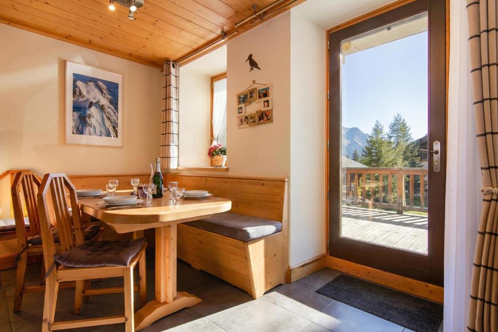 Apt Arsene2 Mont Blanc view for 5 next to ski - Happy Rentals - 4