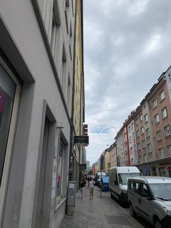 Modern 3-Bedroom Apartment in Munich City West - 3