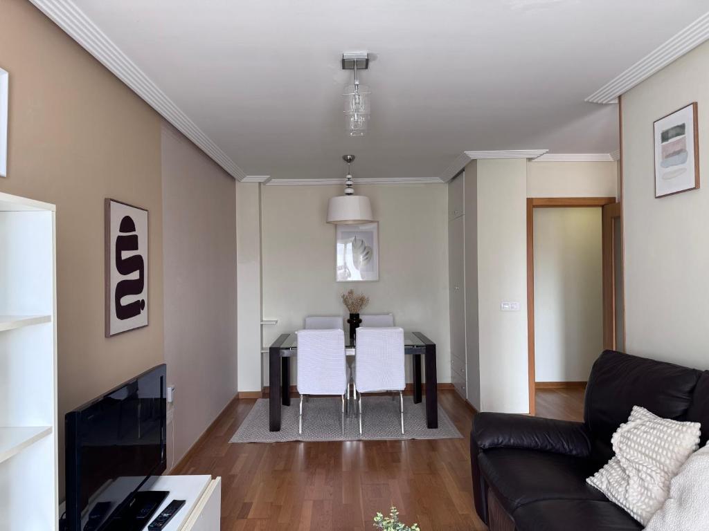 Apartamento Premium cerca Hospital, Universidad, Parking privado, a 5 minutos del centro histórico, ideal para visitar León sin preocuparse por el aparcamiento - 2