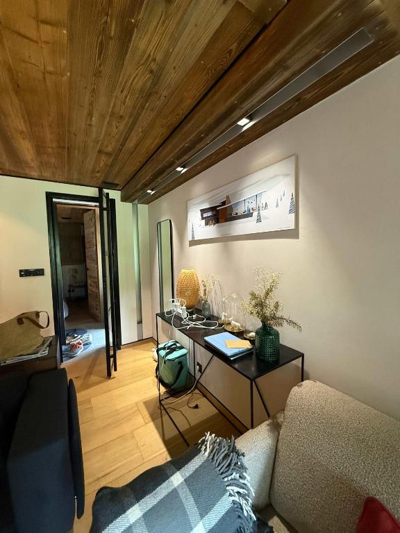 Luxury Chalet with Garden, Center of Megeve with WiFi, "V25" by Versant Collection - 3