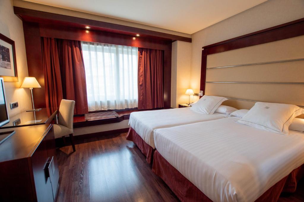 Hotel Andalucía Center - 1