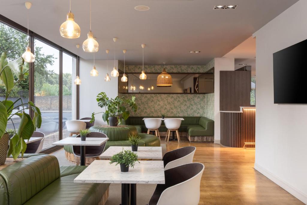 ダブルツリー バイ ヒルトン ロンドン ハイド パーク (DoubleTree by Hilton London - Hyde Park) 共用ラウンジ/TVエリア